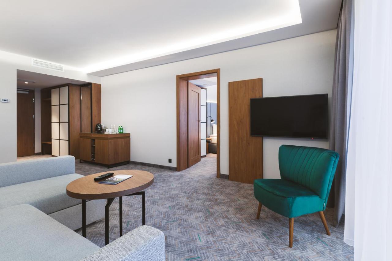 קרפאז' Green Mountain 5* Hotel מראה חיצוני תמונה Suite